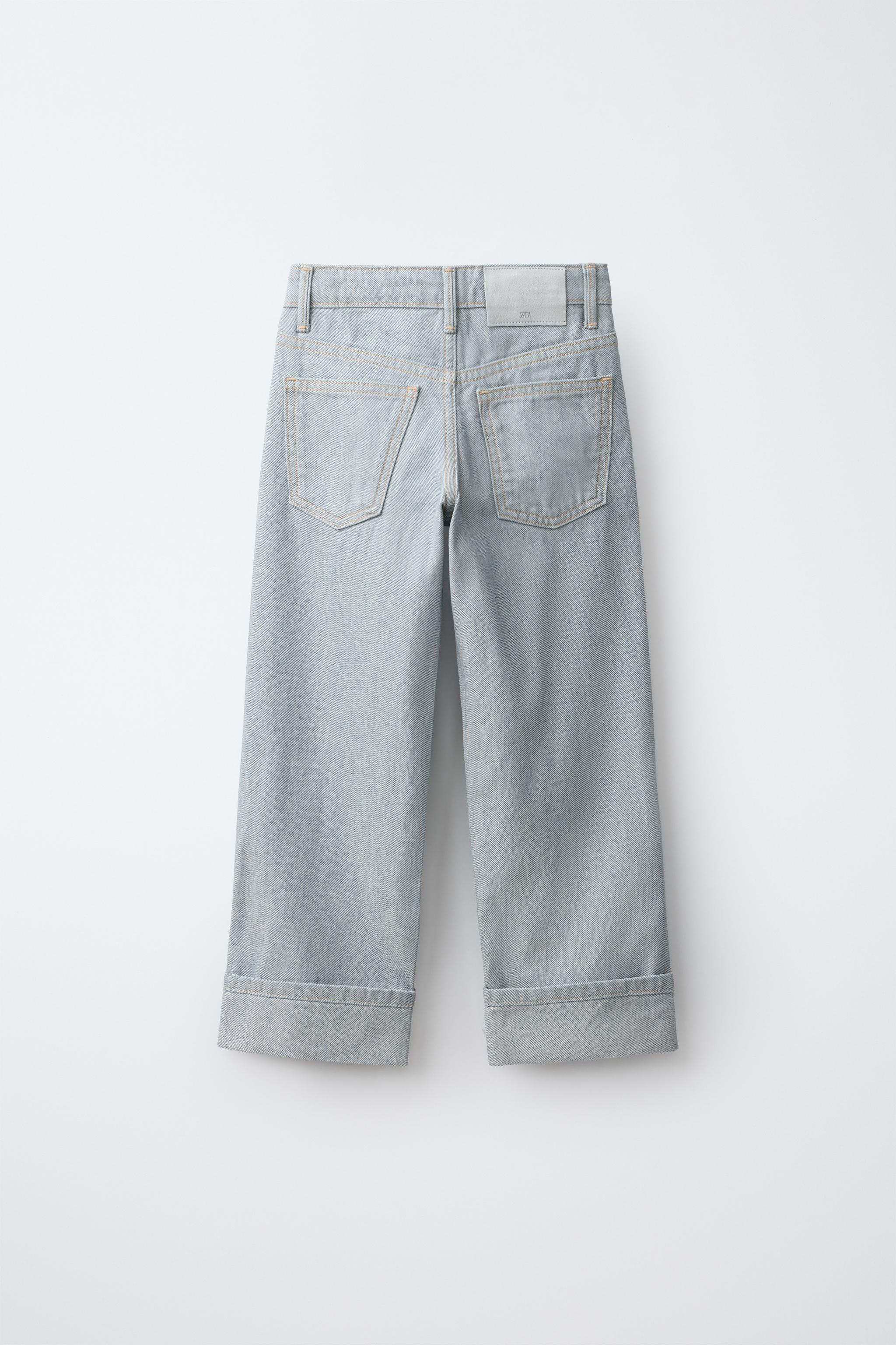 STRAIGHT LEG JEANS